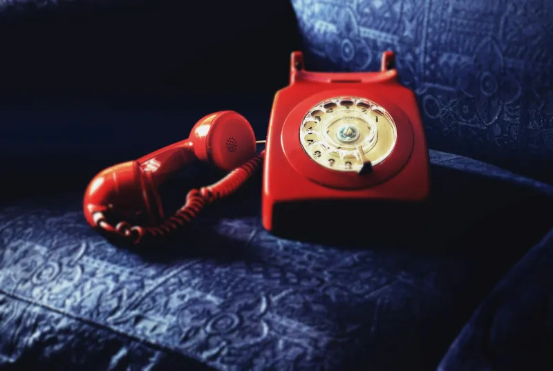 When Every Phone Call Was a Countdown: America's Lost Age of Expensive Distance